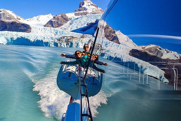 Boat tour on Lake Argentino in El Calafate, Argentina