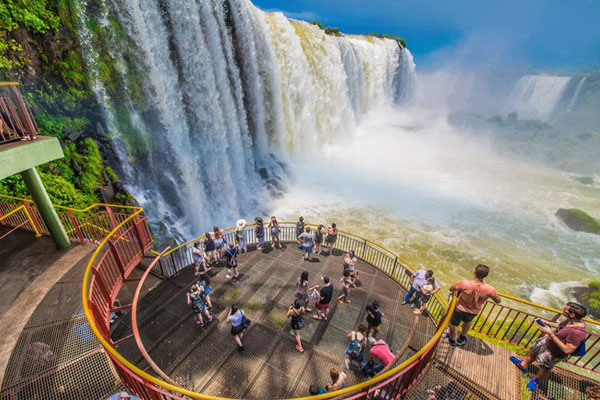 Explorando la Garganta del Diablo en las Cataratas del Iguazú, Argentina