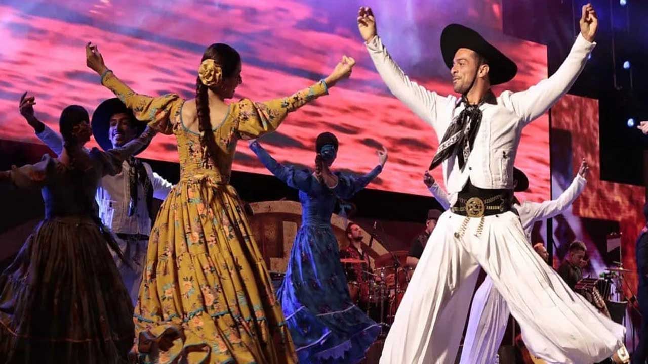 4 Embark on a unique tour into the heart of gaucho culture with a day tour to a traditional ranch.