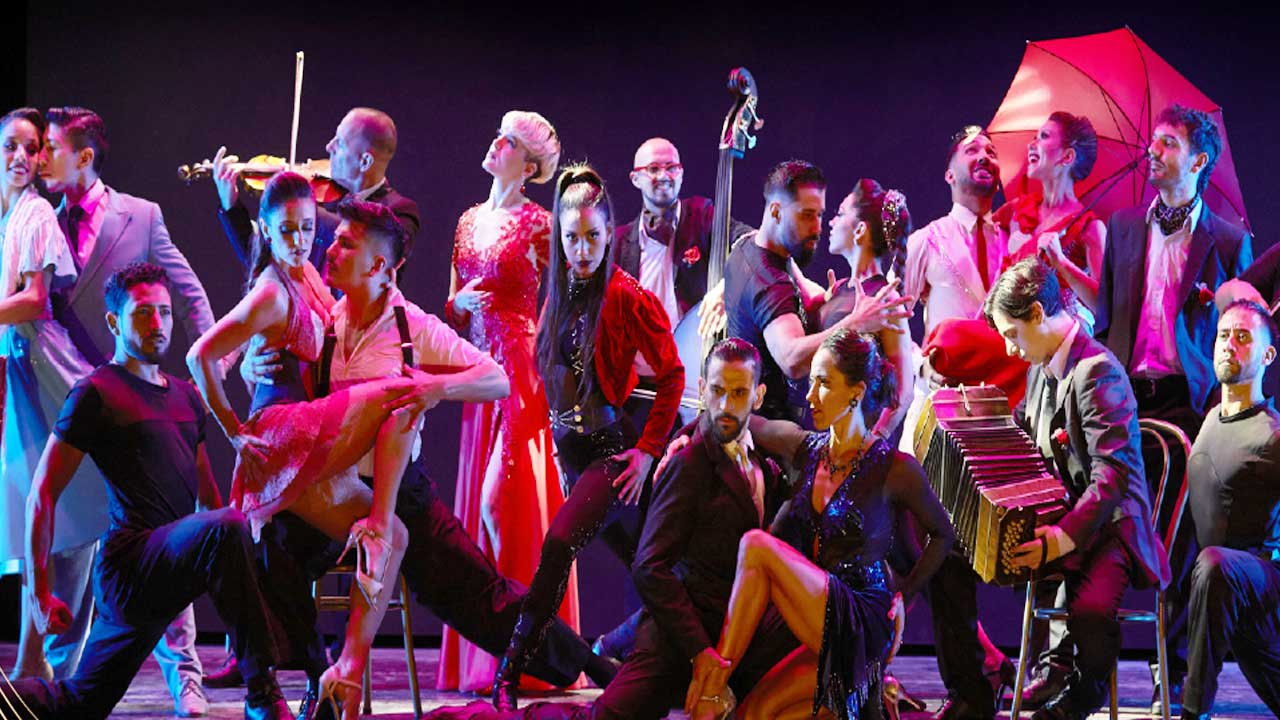 3 Dive into Porteño culture with our Dinner and Tango Tour at Madero, Buenos Aires