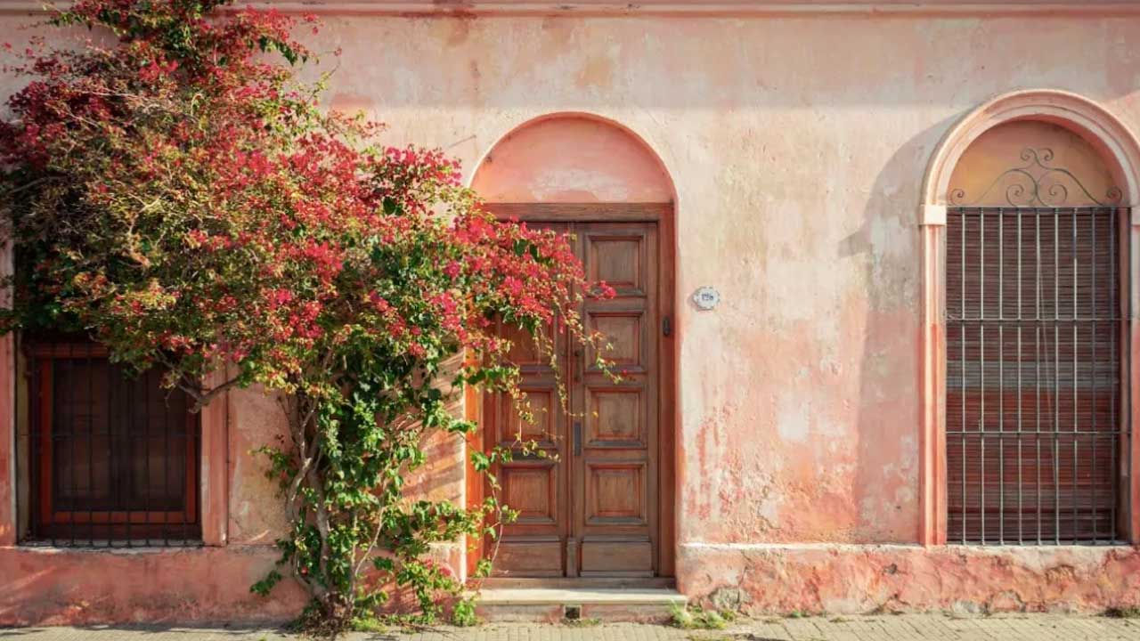 3 Embark on a Tour to Colonia, a UNESCO heritage site with Colonial charm